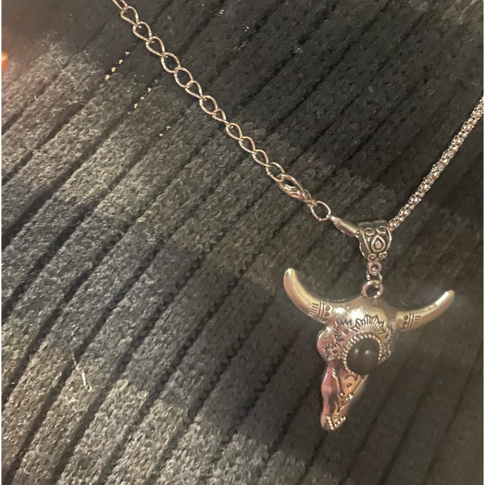 ❌SOLD❌ 🆕 Gorgeous Antiqued Onyx Bull Head Necklace NWT - Picture 5 of 7